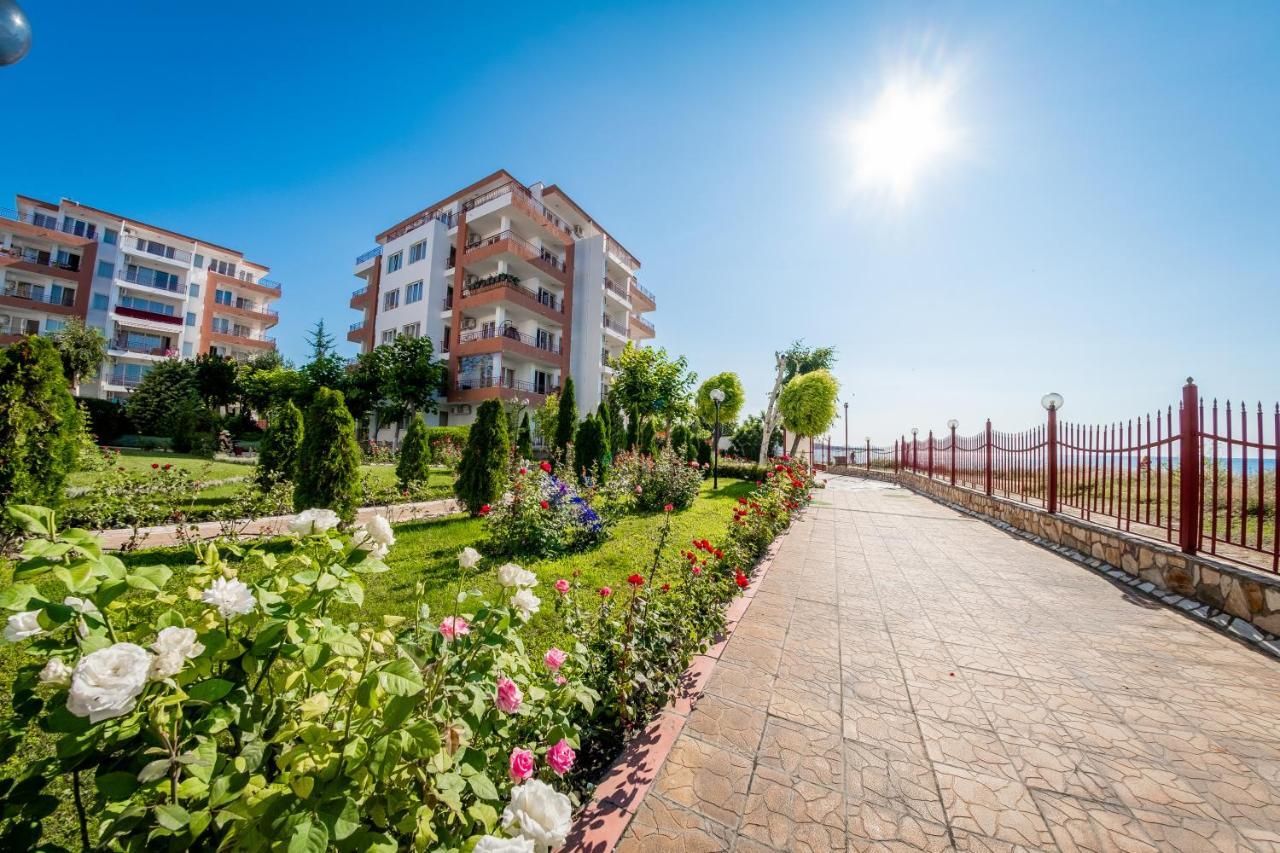 Riviera Fort Beach Apartments Ravda Exterior photo